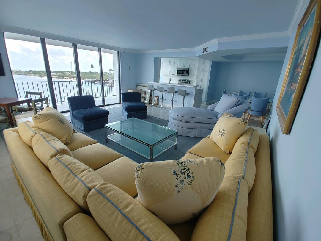 High floor three bedroom apartment with sweeping water views.