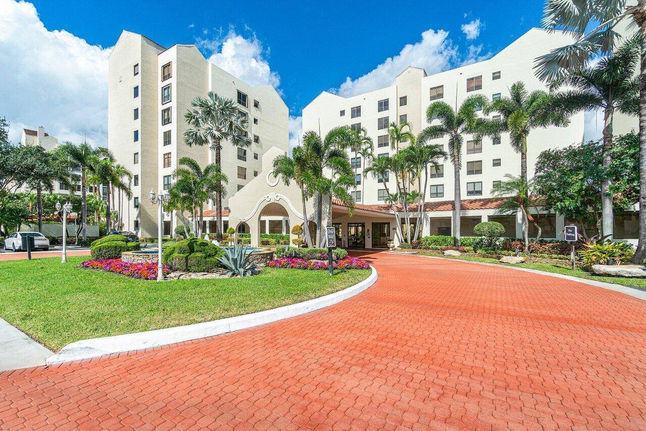 Welcome to this rarely available, ultra spacious 3 bedroom, 2.