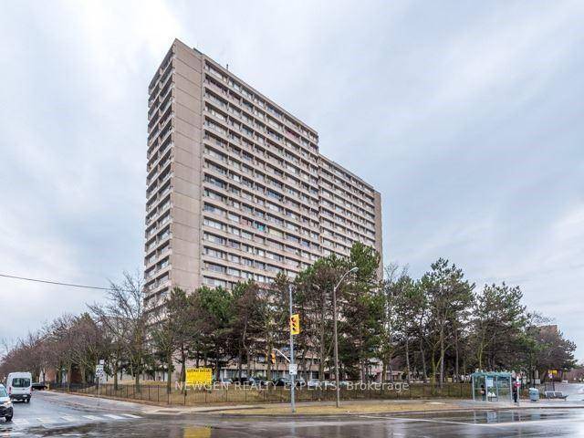 Spacious 3 BR, 2WR, Great location of Don Mills amp ; Eglinton, Close To DVP, Toronto Downtown, Steps to TTC amp ; School, Close to Aga Khan Museum and Park, ...