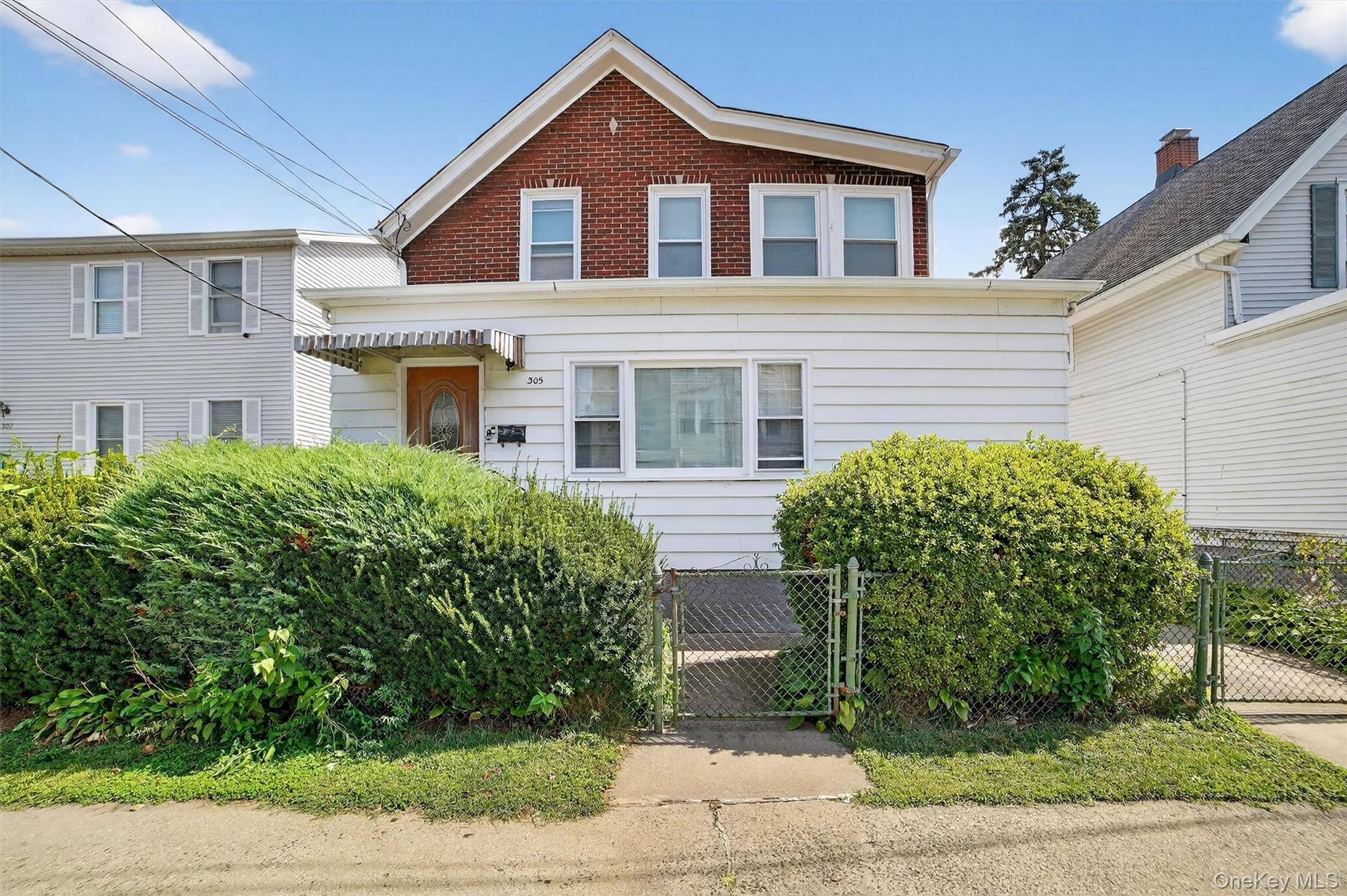 Offering 2 properties for the price of one !