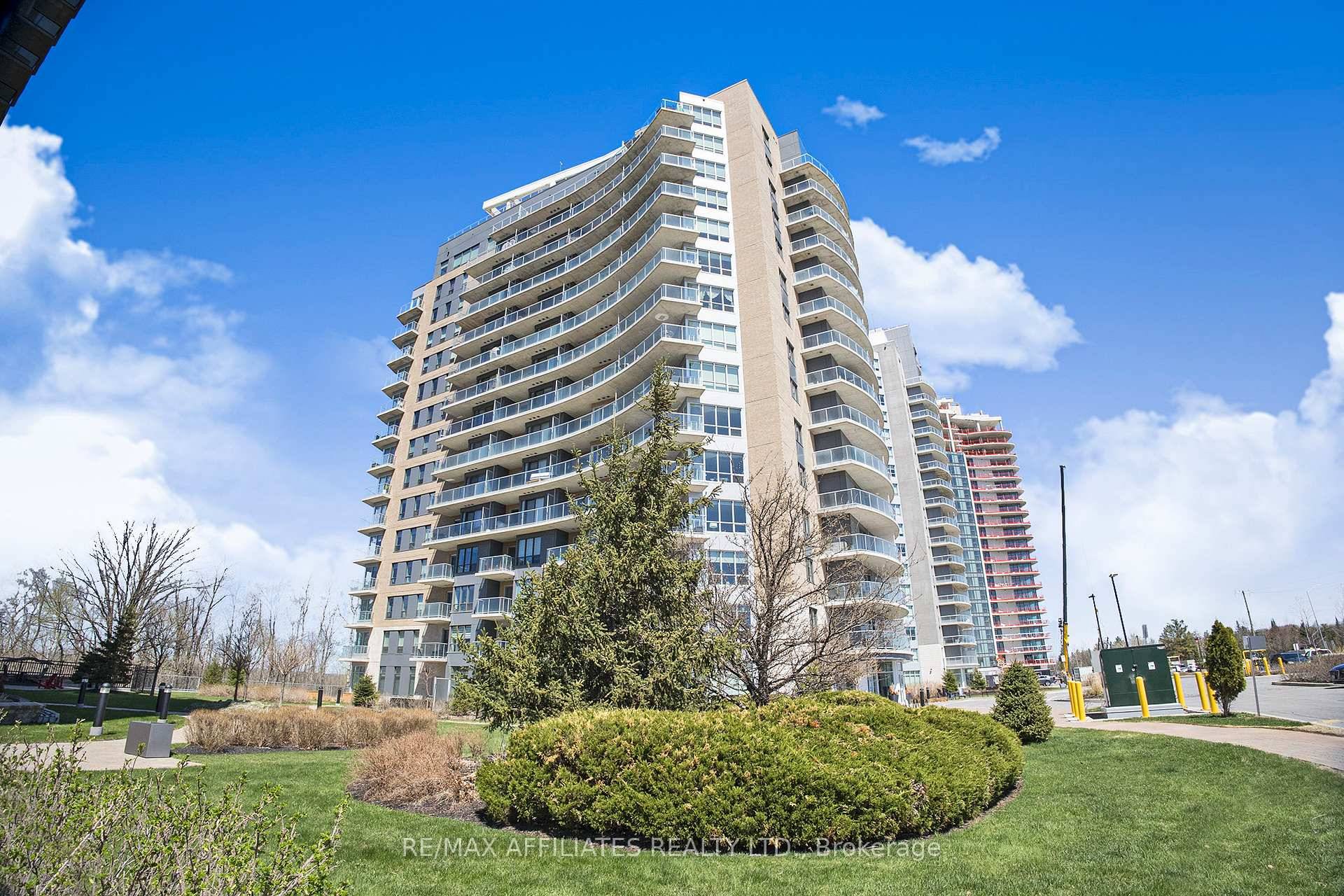 This spectacular 1 bedroom condo on the 12th floor offers the perfect blend of urban convenience and natural serenity.