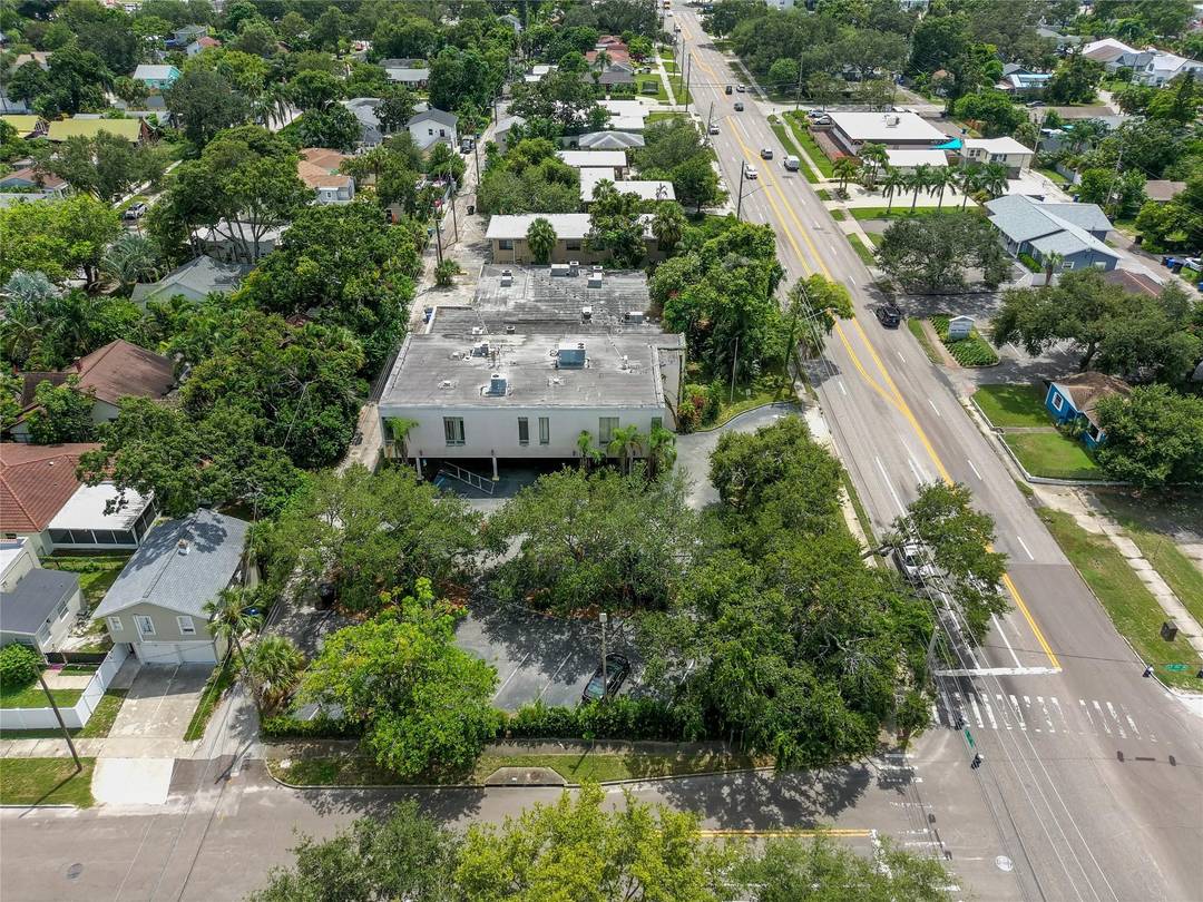 Vacant Office building with 40 offices.