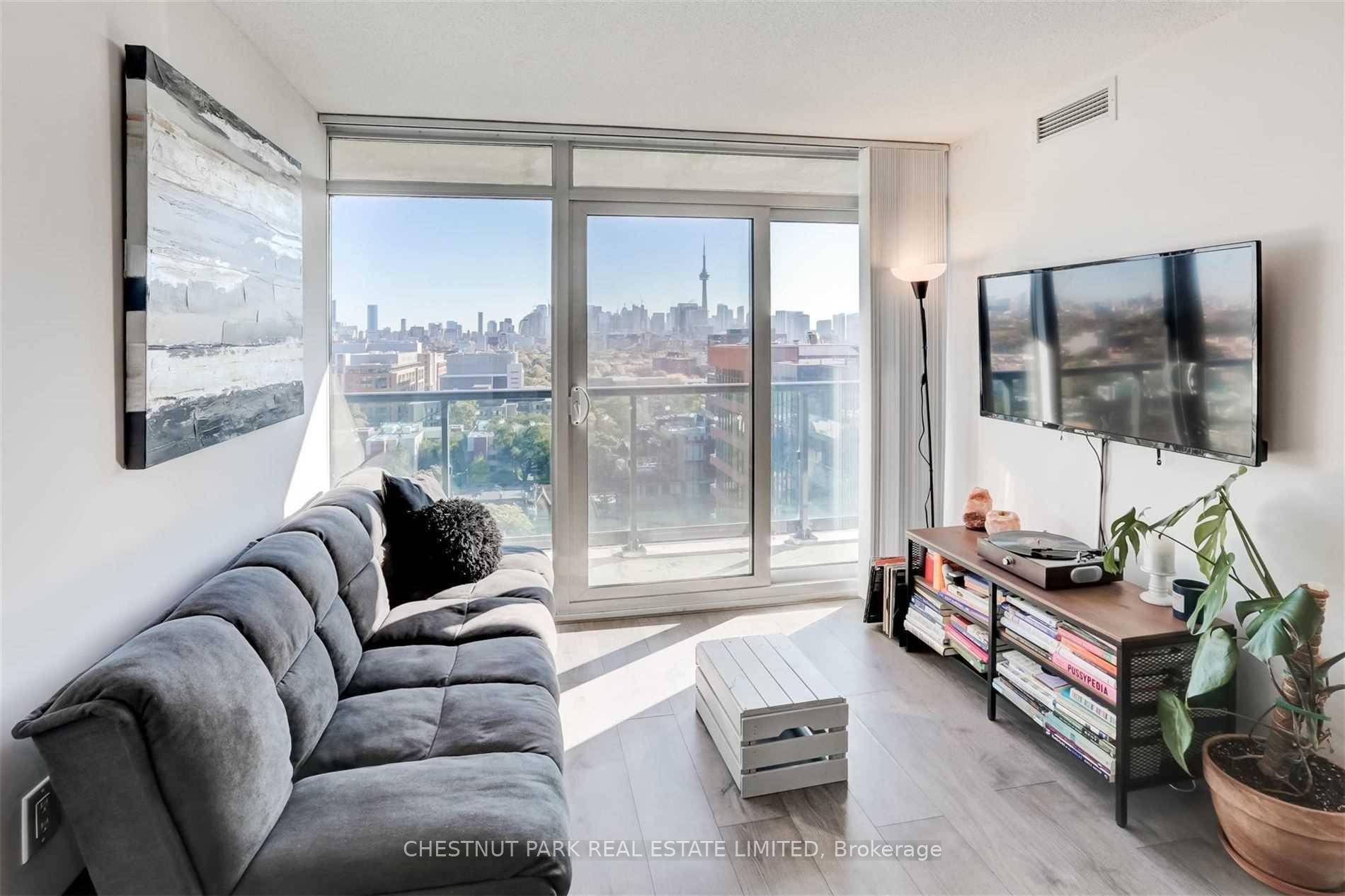 Luxury Condo with Stunning CN Tower City Views Queen Street West Experience living in this beautifully designed 2 bedroom, 2 bathroom luxury condo in the heart of Queen Street West.
