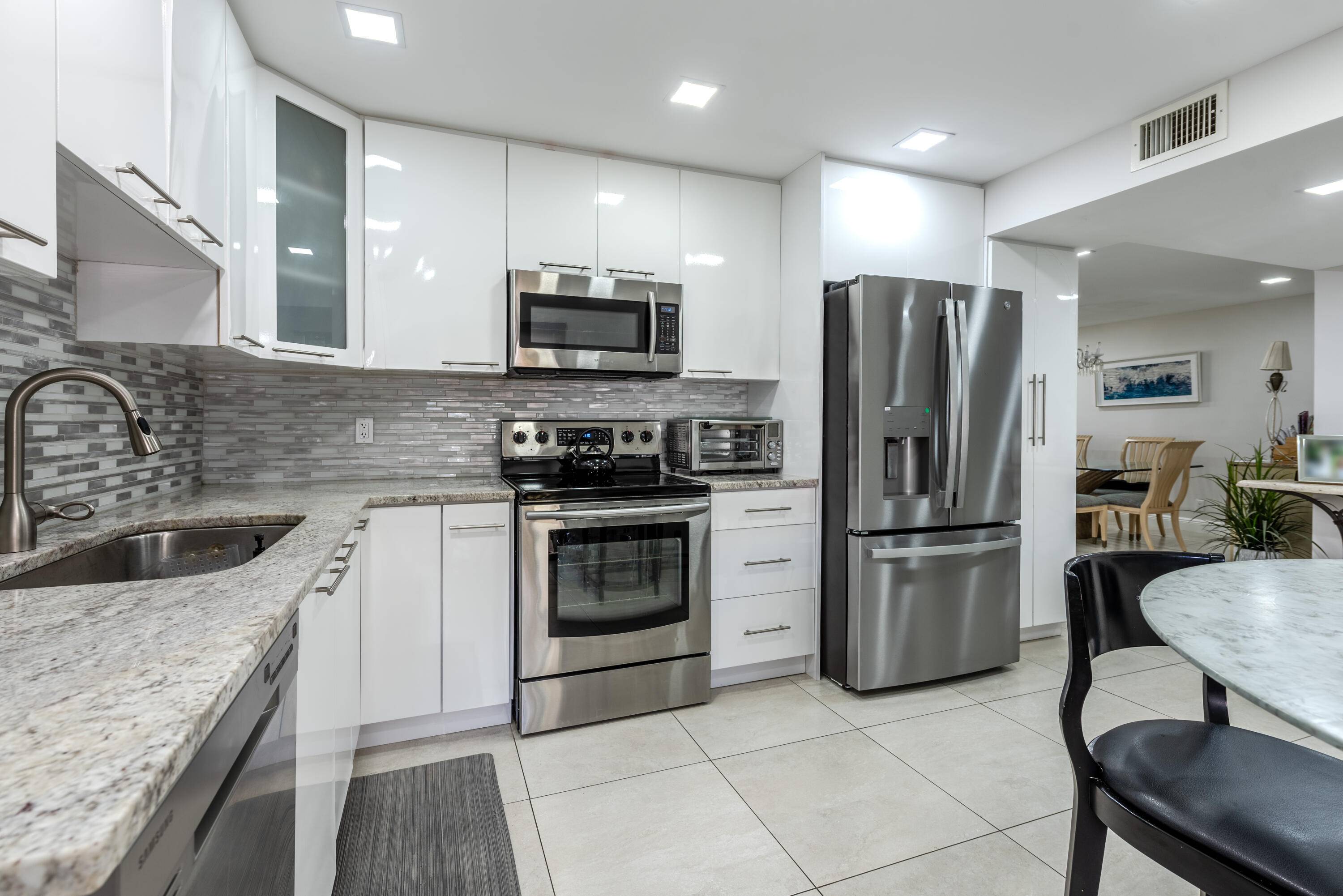Seasonal Rental First Floor Condo in Gleneagles Country Club.