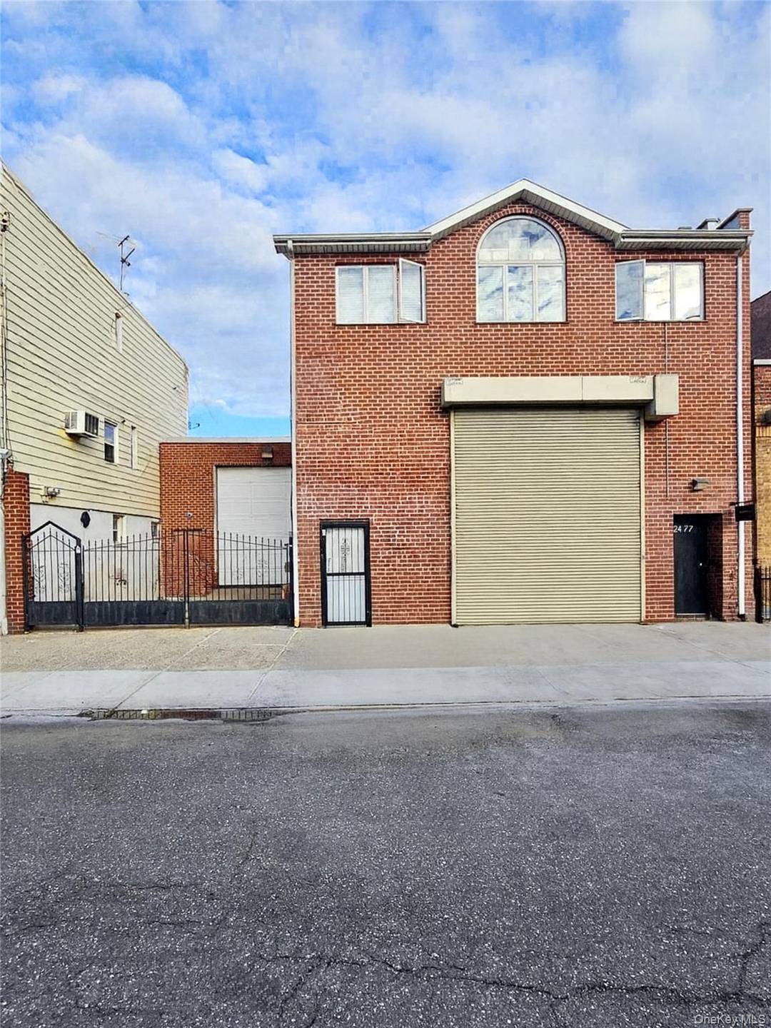 This rare, oversized 5, 000 SF lot features a versatile commercial building with approximately 5, 000 SF of interior space.