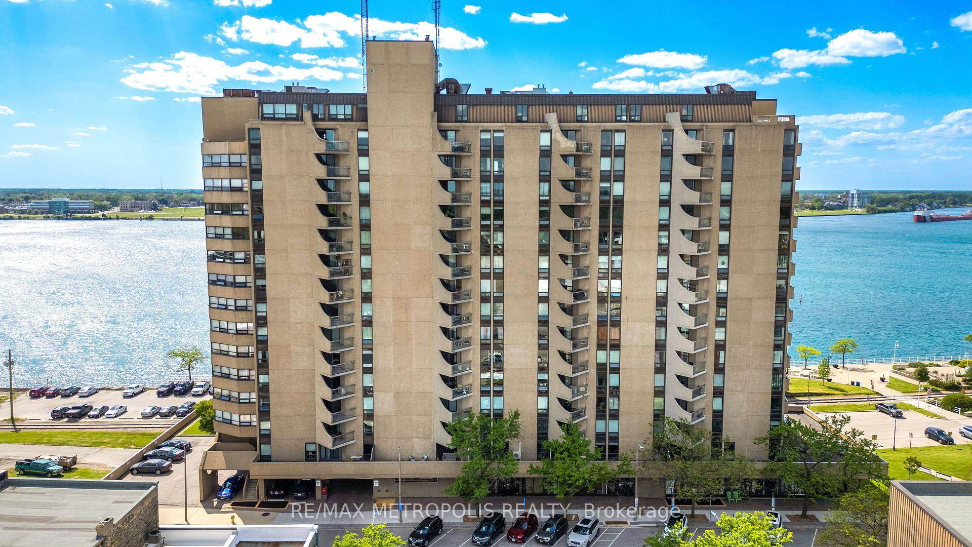 WATERFRONT ! ENJOY THIS SUMMER IN THIS STUNNING EXECUTIVE CORNER UNIT CONDO LOCATED IN THE HEART OF DOWNTOWN SARNIA IN THE SEAWAY CENTRE WITH PANORAMIC VIEWS OF THE ST.