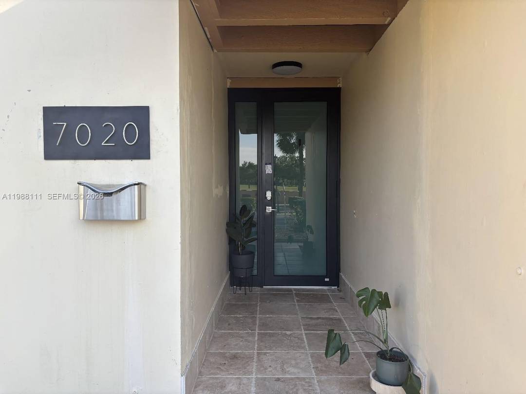 Discover this stunning 2 bedroom, 2 bathroom lakefront townhouse, perfectly located in the heart of Miami Lakes.