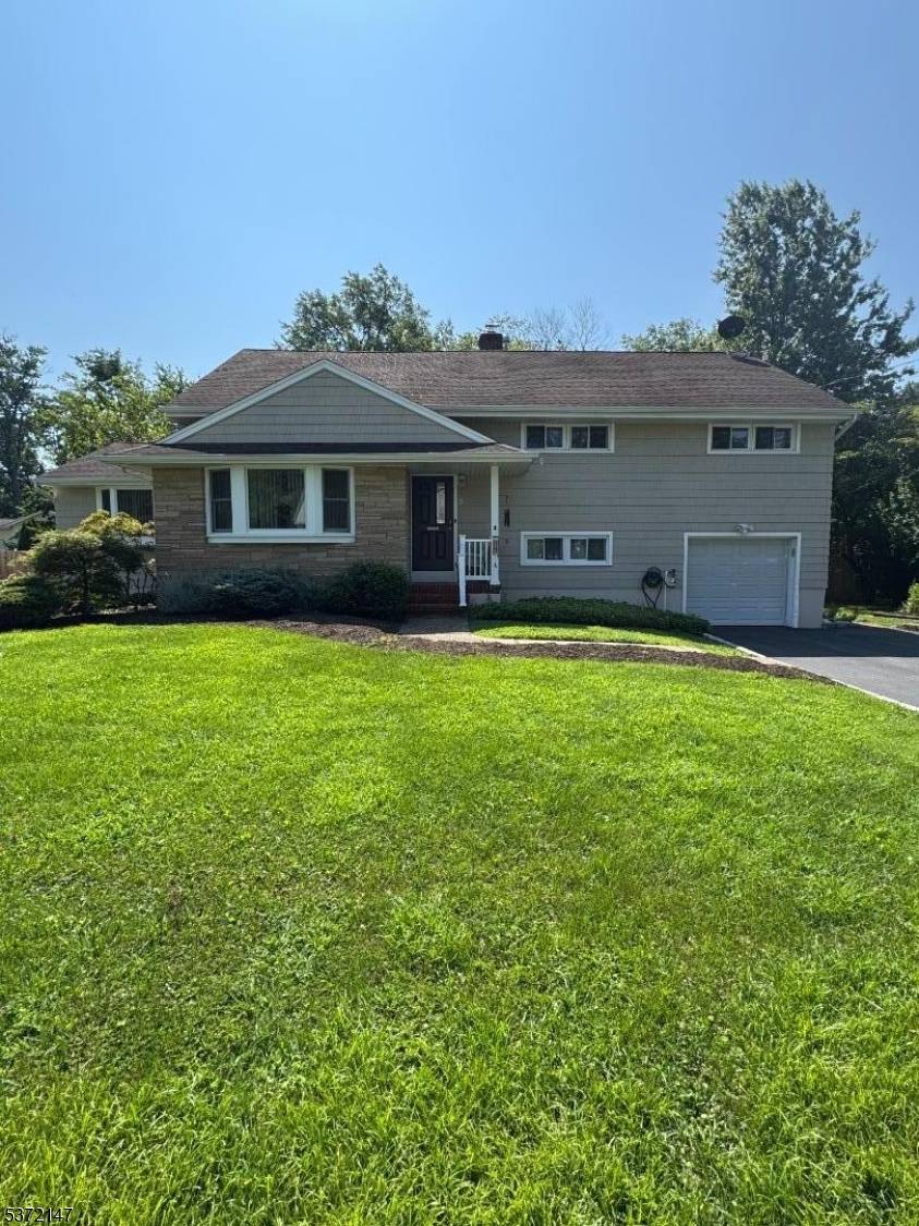 Spacious 4 Bedroom Home for Rent 1 Year Minimum Lease Located on a quiet cul de sac in a sought after South Side neighborhood.