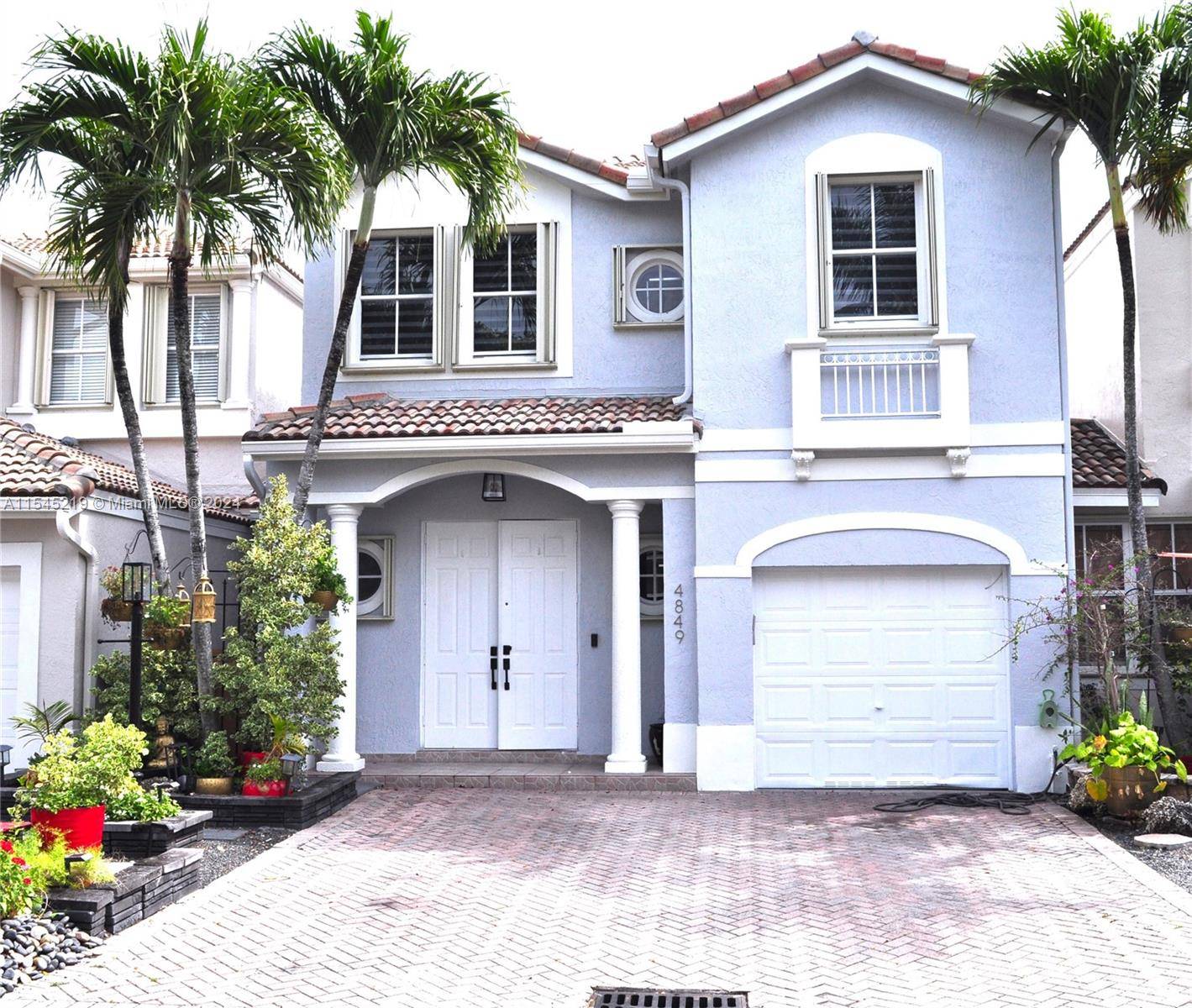 A beautiful townhome in the heart of Doral !