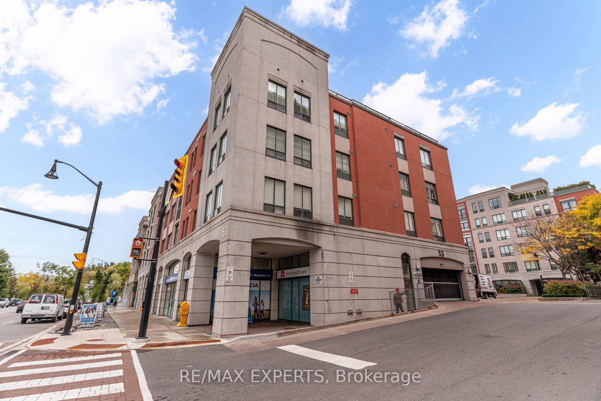 In The Heart of Market Lane, this immaculate top floor, 941 aq.