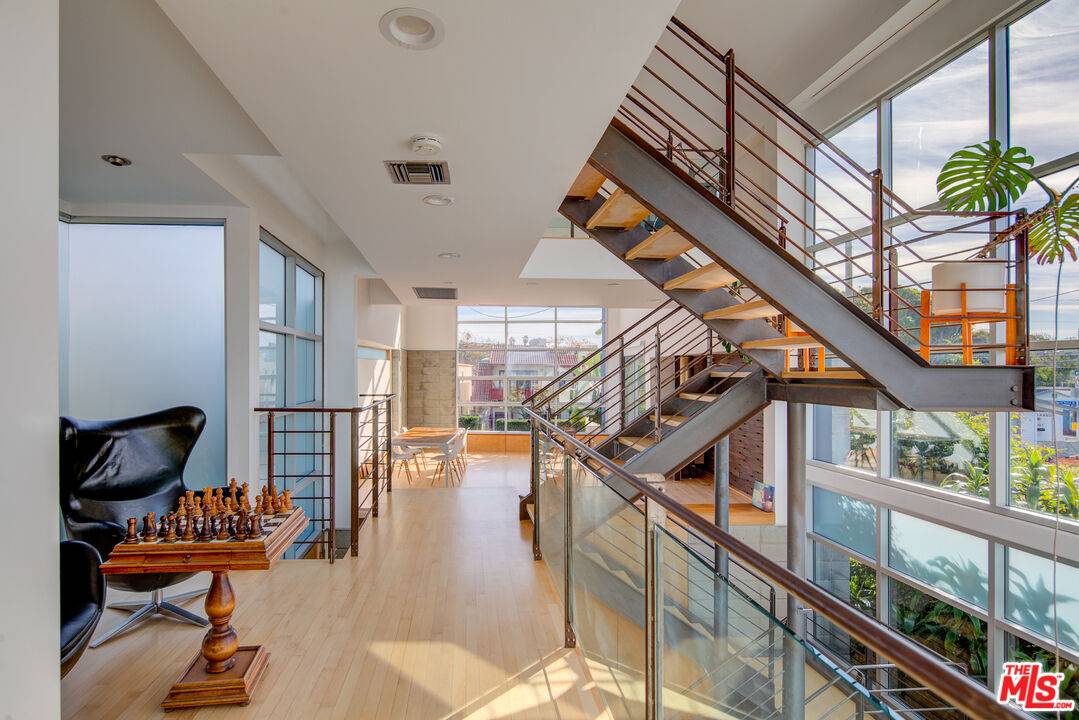 411  N Venice St Marina Del Rey LA