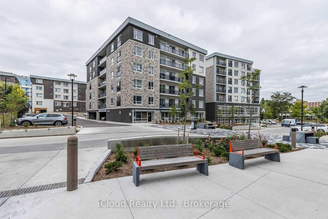 One Bedroom in a Two bedroom apartment, Spacious and Fully Furnished Student Young Professional Condo Corner Unit with Plenty Of Light Spacious Living Area and Dining, Private Bathroom, 5 Appliances ...