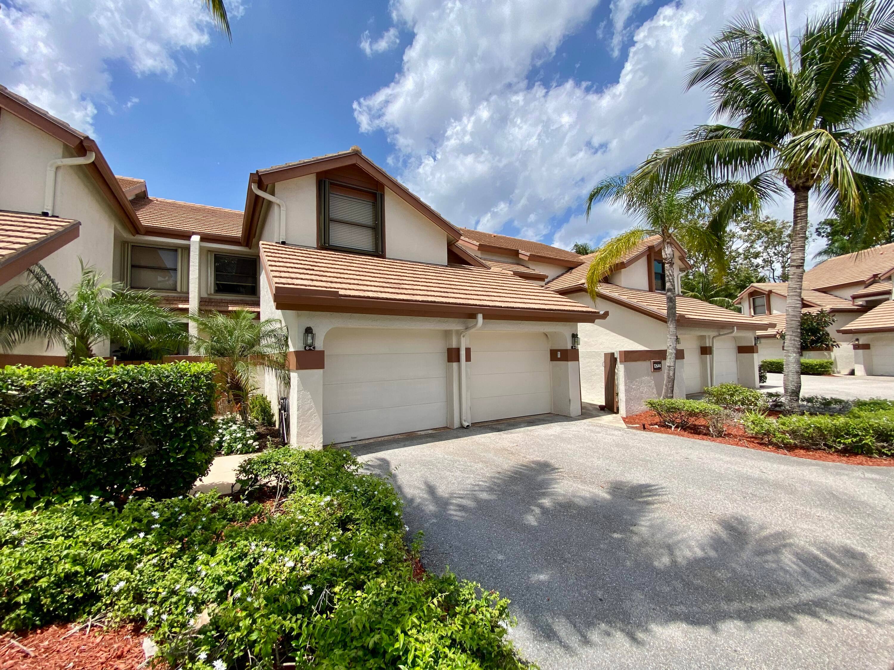 Nicely situated overlooking your private garden and green space no neighbors to the back, this updated ground floor condominium offers 2 bedrooms, 2baths, a spacious Florida room, luxury vinyl throughout, ...