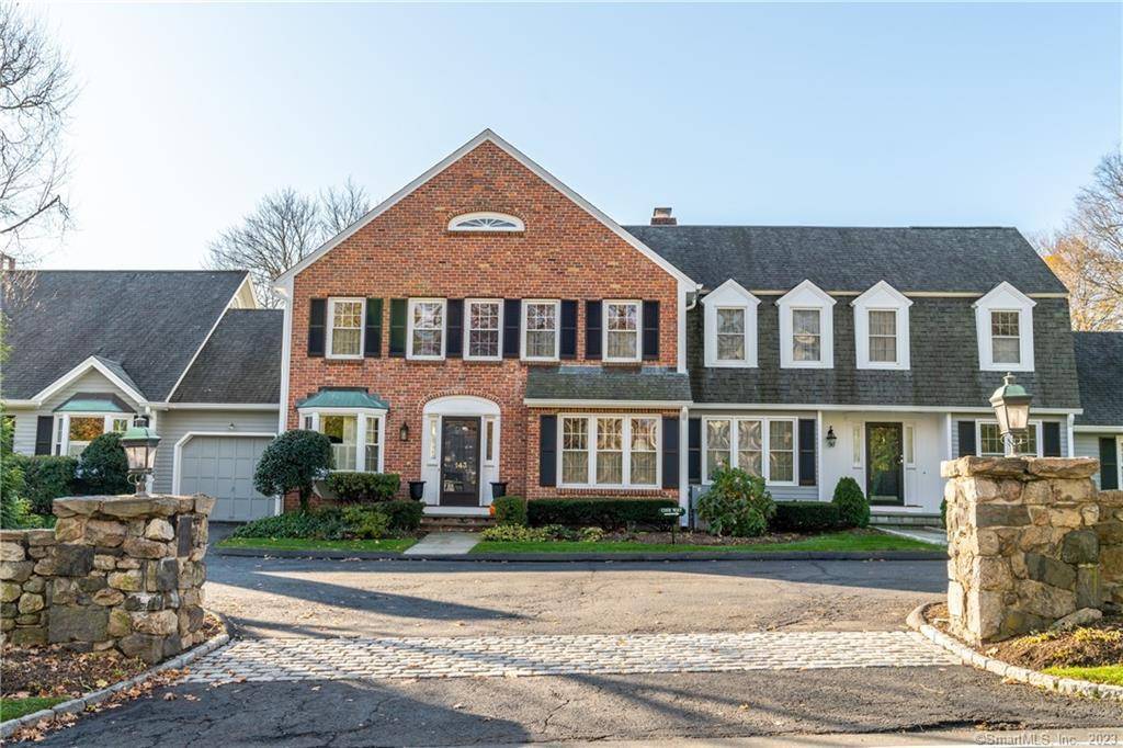 Gracious 4 bed 3 bath townhouse in the highly desirable Old Forge Green community.