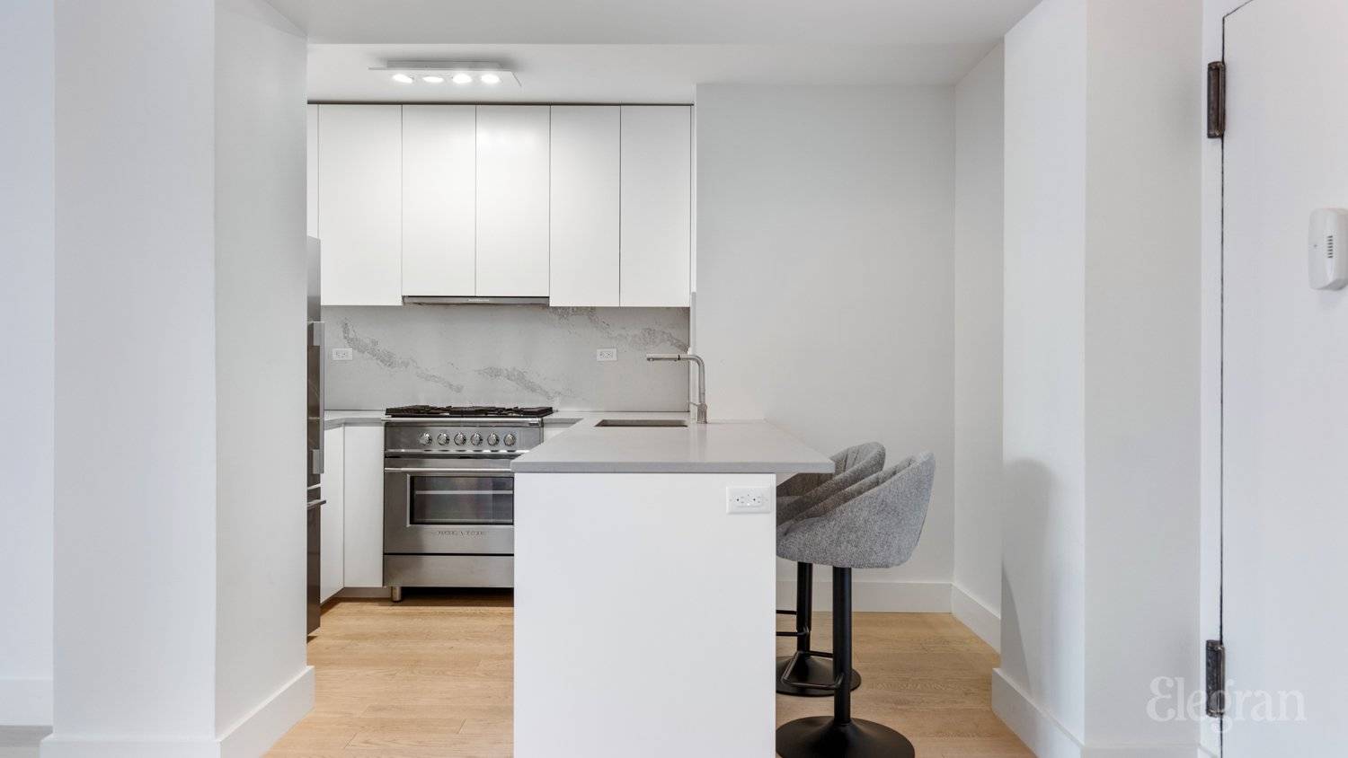This newly renovated residence within a Washington Square Park icon marries the volume and integrity of mid century architecture with the aesthetics and conveniences of modern expectations.