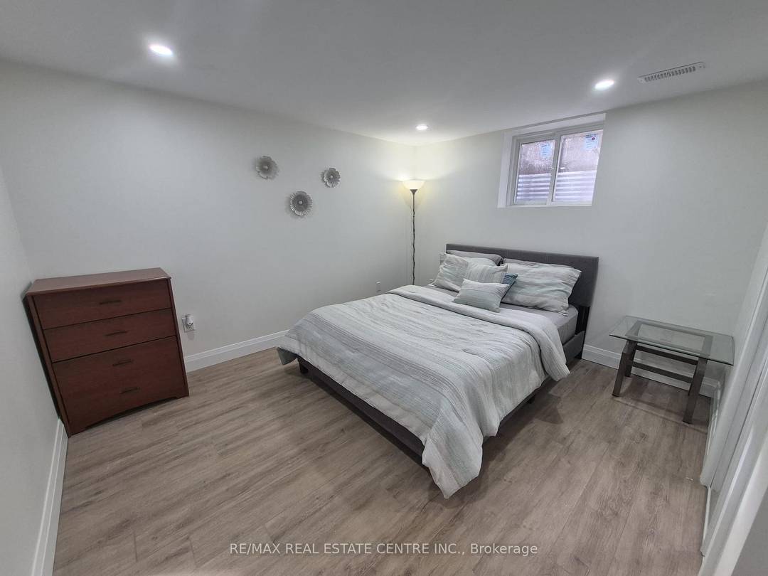 Brand New 4 Bedroom Fully Furnished with 2 Full Washrooms Legal Basement, Basement comes with Sound Proof Insulation for Effective Noise Control between Upper and Basement LevelCan be Provided Fully ...
