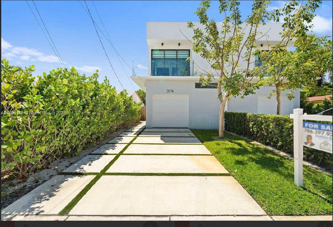 Fully furnished, brand new home located in a residential area with top rated schools, in a tourist city surrounded by museums.