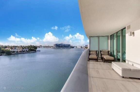 Miami Beach Waterfront 2 bedrooms, 2 bathrooms, FURNISHED unit.