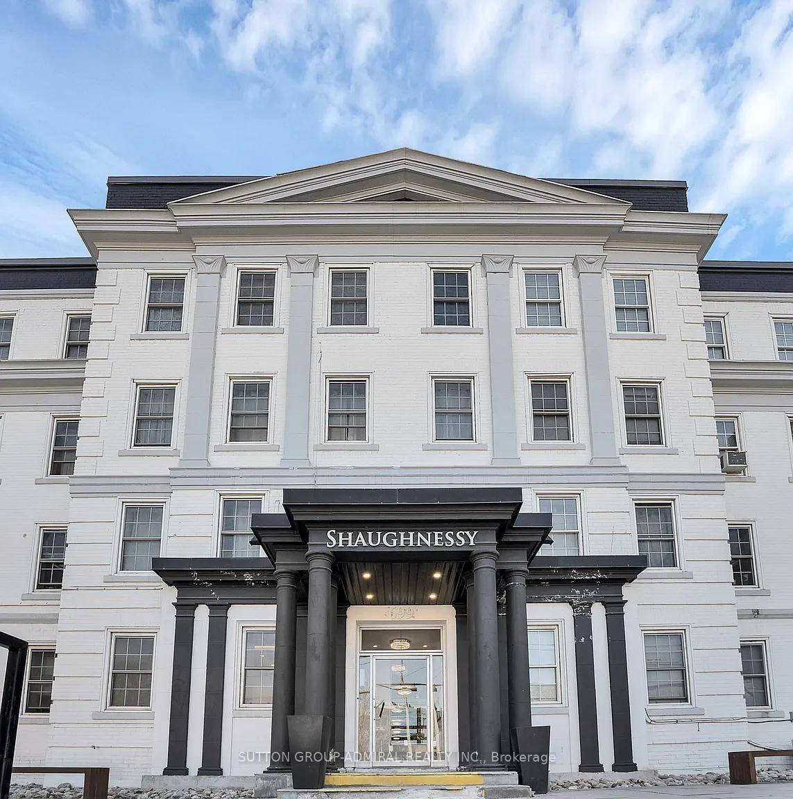 Renovated One Bedroom Apartment In Forest Hill.