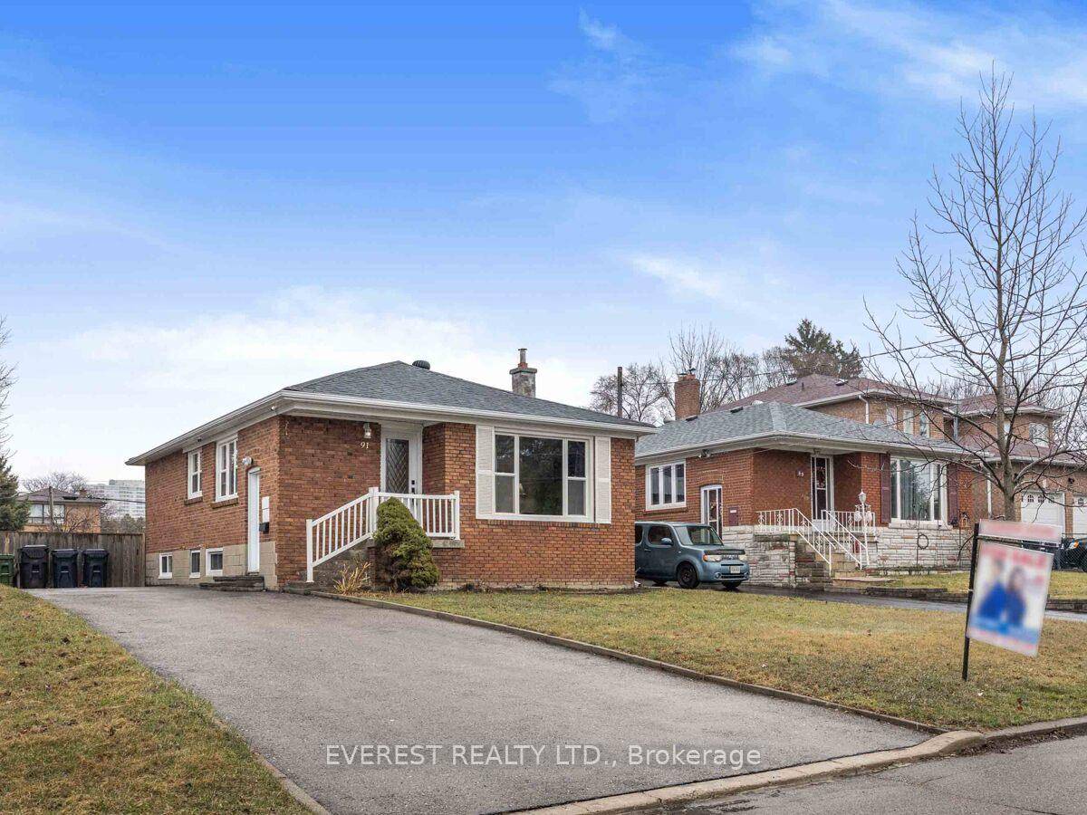 AMAZING LOT SIZE, 3 3 BEDROOM DETACHED BRICK BUNGALOW IN HIGH DEMAND KENNEDY PARK AREA, SEPARATE ENTRANCE TO FINISH 3 BEDROOM BASEMENT APARTMENT.