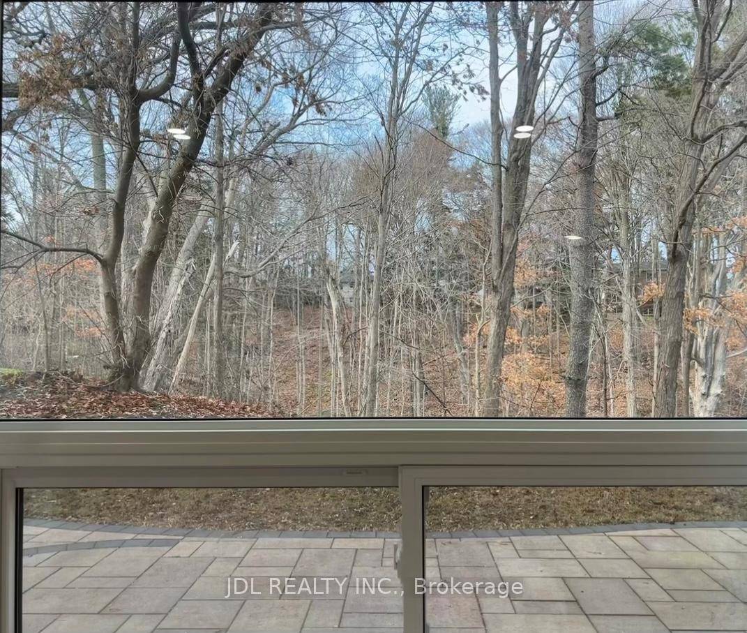 Best Deal ! Must See ! Very Bright !