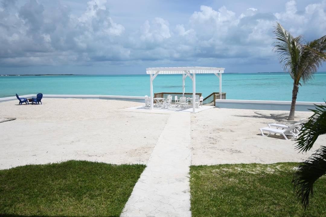 SANDY BUTTS & COCONUTS Single Family Home Abaco