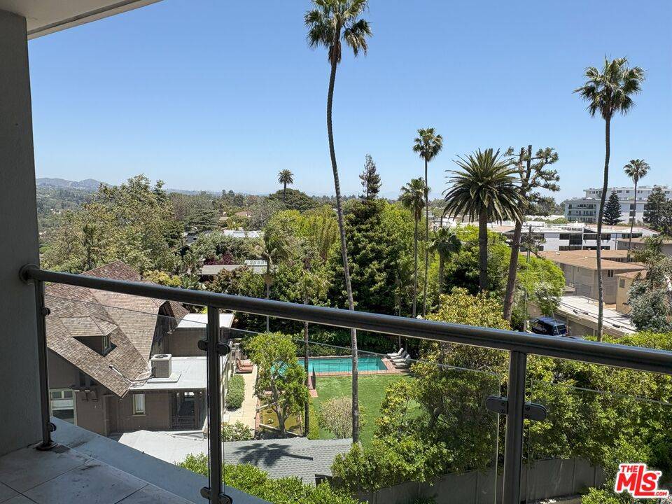 201 Ocean Ave 2BR Pacific Palisades La