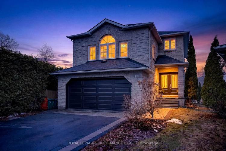 Welcome home to 2191 Saturn Crescent, nestled in the desirable Fallingbrook community and backing directly onto Marcel Lalande Park.