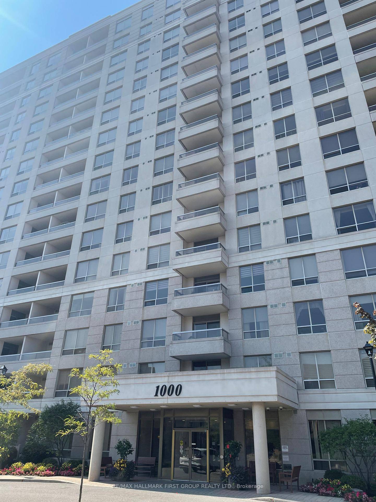 Welcome to this bright amp ; spacious 1 bedroom Tridel built penthouse unit with parking amp ; locker in unbeatable location in Pickering.