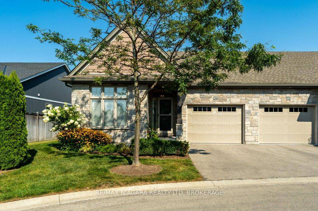 Low maintenance living in a quiet setting, walking distance to the Lake.