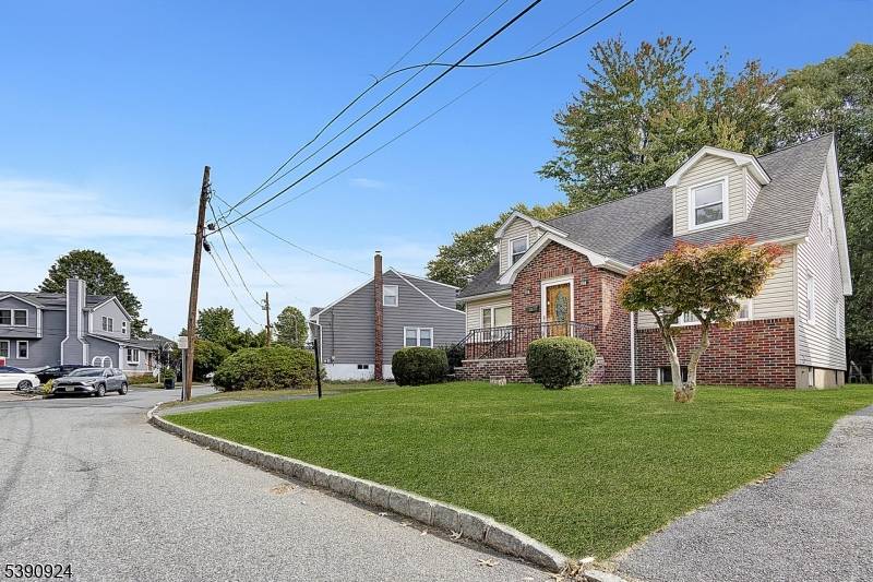 Welcome to 19 Haines Place, Little Falls, NJ !