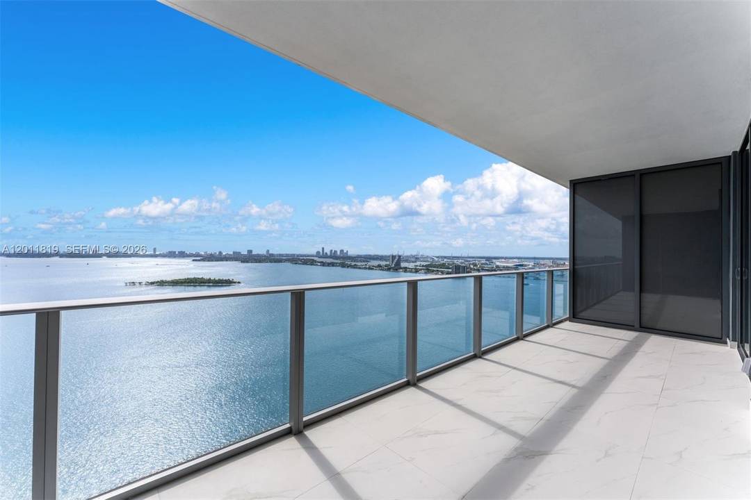 Experience the pinnacle of Miami luxury in this brand new construction masterpiece on the 25th floor of the prestigious Aria Reserve South Tower.