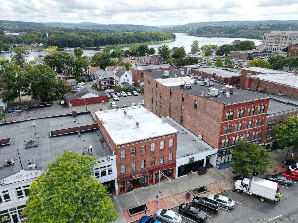 Escape overpriced city markets of Manhattan, Brooklyn, Bridgeport and Stamford and invest in opportunity of Middletown, Connecticut.