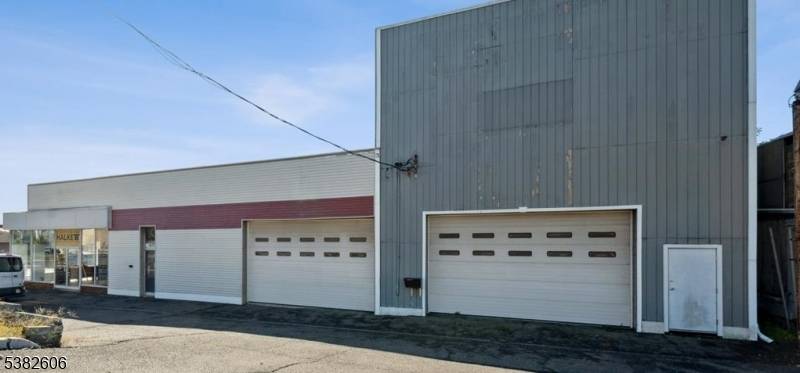 UNBELIEVABLE 12, 000 SF COMMERCIAL BUILDING, SIX 6 OH DOORS, TAILBOARD, 2, 000 SF SHOWROOM OFFICE, STORAGE AREAS, HIGH CAPACITY OUTSIDE ELEVATOR LIFT, HEAVY POWER, HIGH VISIBILITY LOCATION NEAR SOMERVILLE ...