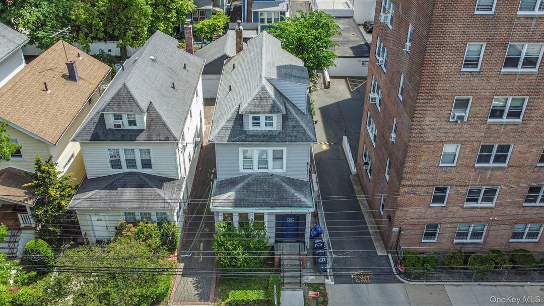 Welcome to 320 E 235th St, a beautifully renovated multifamily home nestled in the desirable Woodlawn neighborhood of the Bronx, NY.