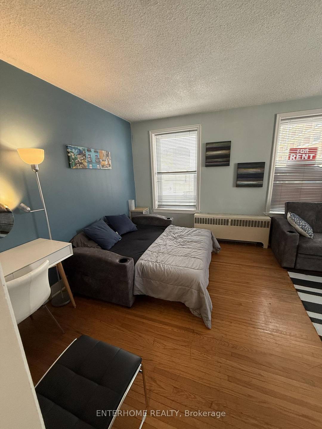 Fully furnished bachelor apartment in the heart of Brampton.