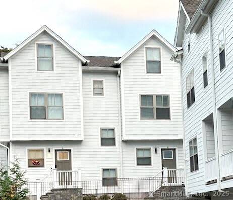 Beautiful, like new, three bedroom condo in desirable East Norwalk.