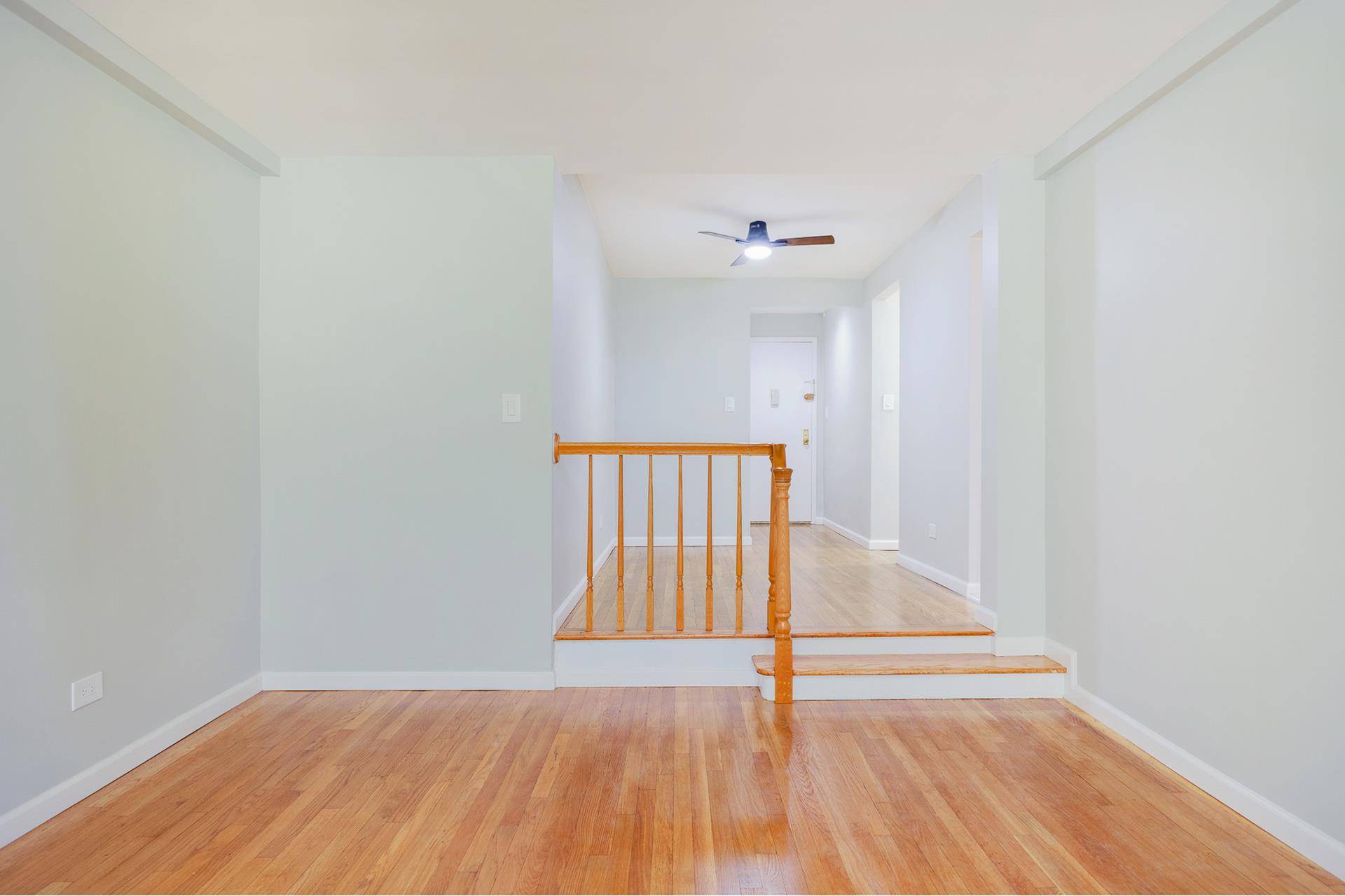 Were you searching for a renovated two bedroom Junior 4 with a balcony, on the border of Kensington and Midwood ?