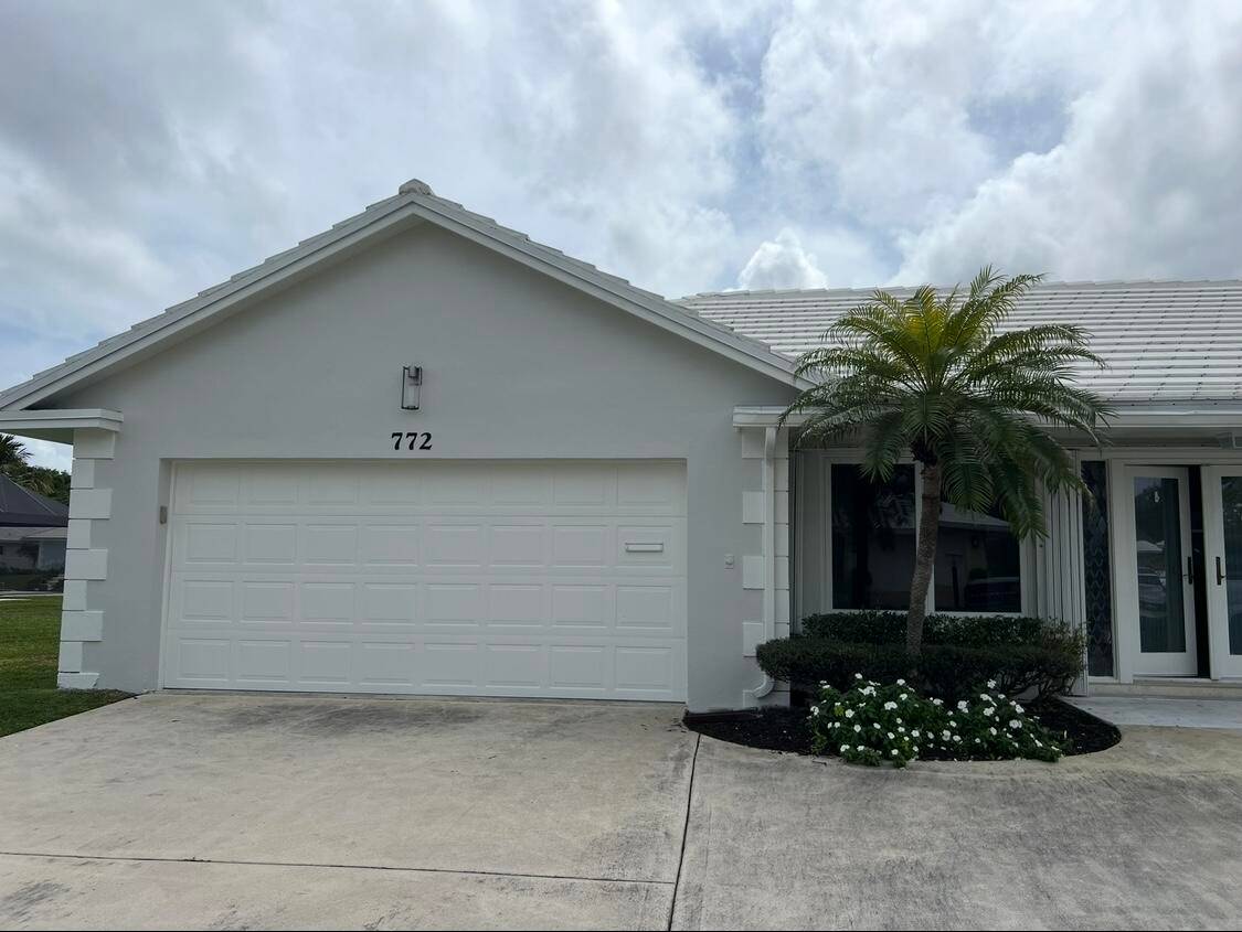 Awesome Florida Lifestyle with the gorgeous, long water views in prestigious Camino Gardens.