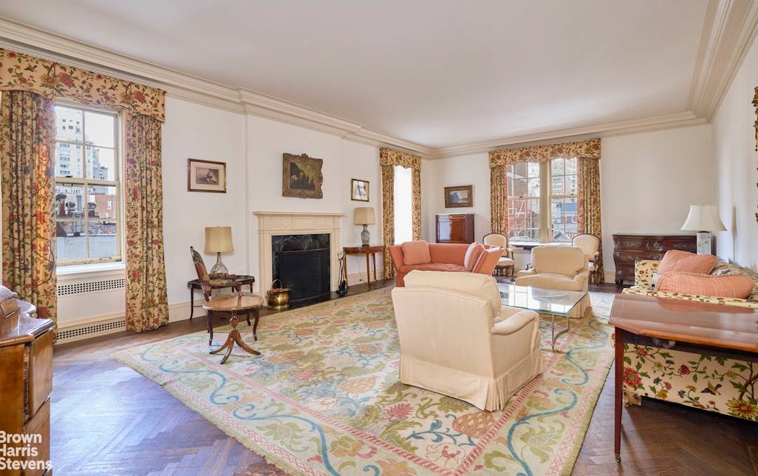 Located in one Manhattan's most prestigious Rosario Candela designed cooperatives, this sunny 11 room residence offers grand proportions, soaring ceilings and a layout perfectly suited for both elegant entertaining and ...