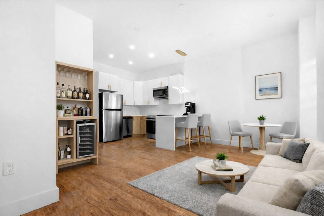 2 Bed 1 Bath Newly Renovated Be the first to live in this brand new, fully gut renovated 2 bedroom, 1 bath apartment located on the second floor of a ...