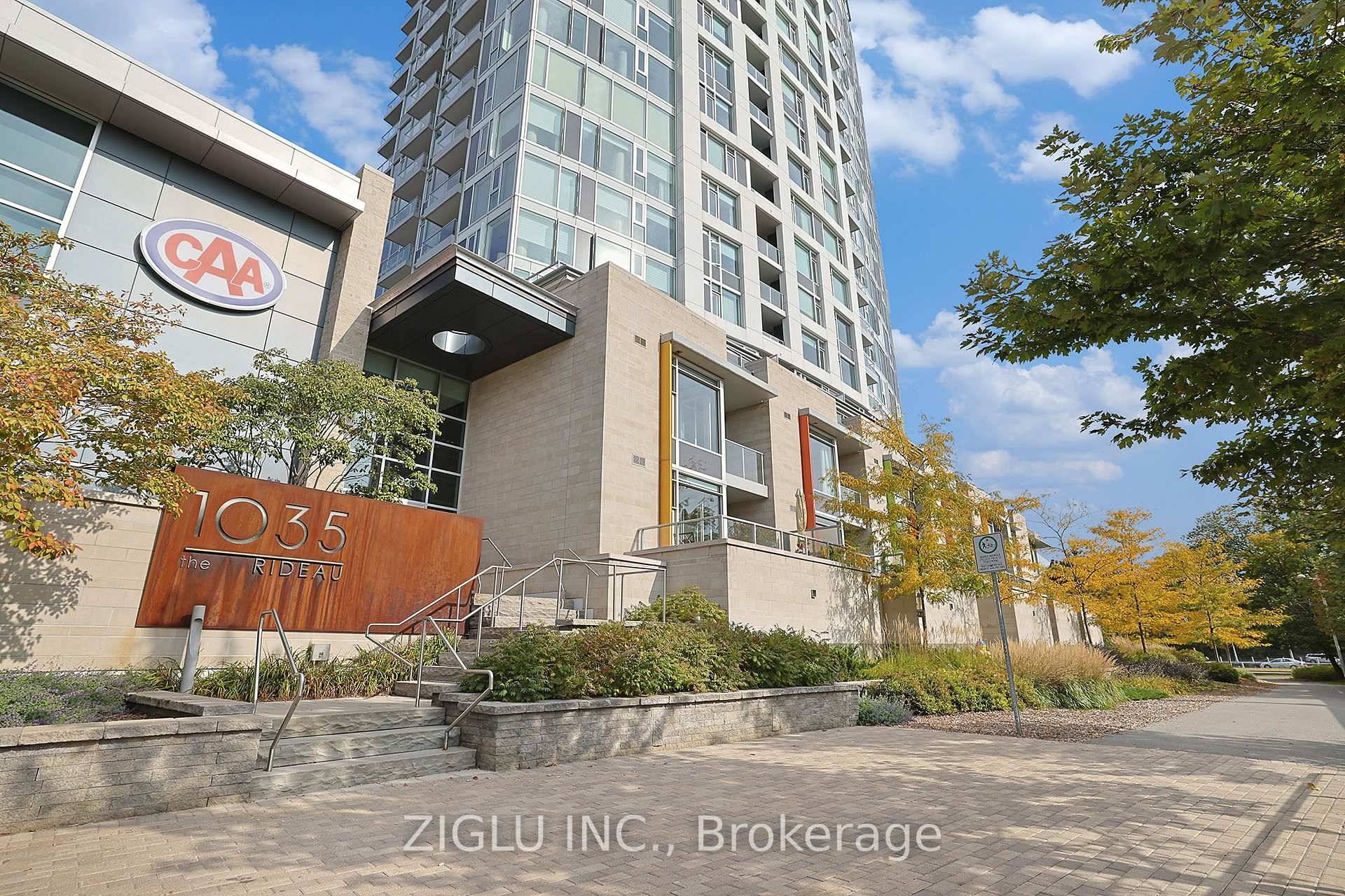 Spectacular 3 bedroom, 3 bathroom, corner penthouse condo with amazing panoramic views at Lansdowne Park.