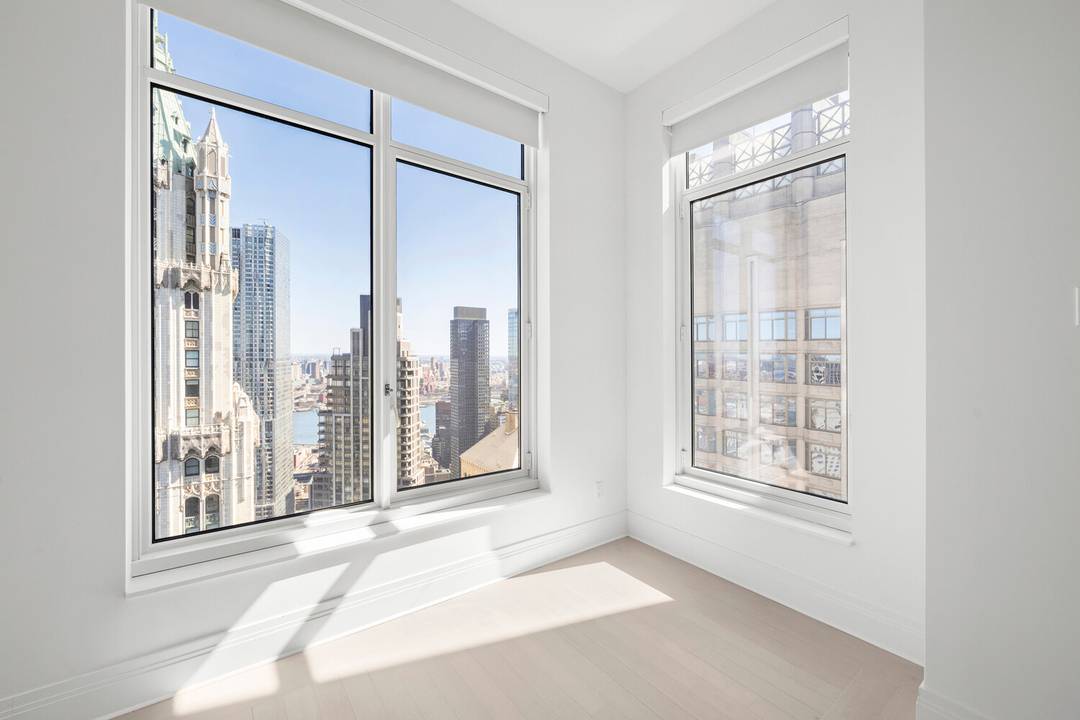 This palatial palace in the sky is perched on top of the ultra luxurious Four Season Hotel and features stunning southeast views of the New York Harbor, WoolWorth Tower, the ...