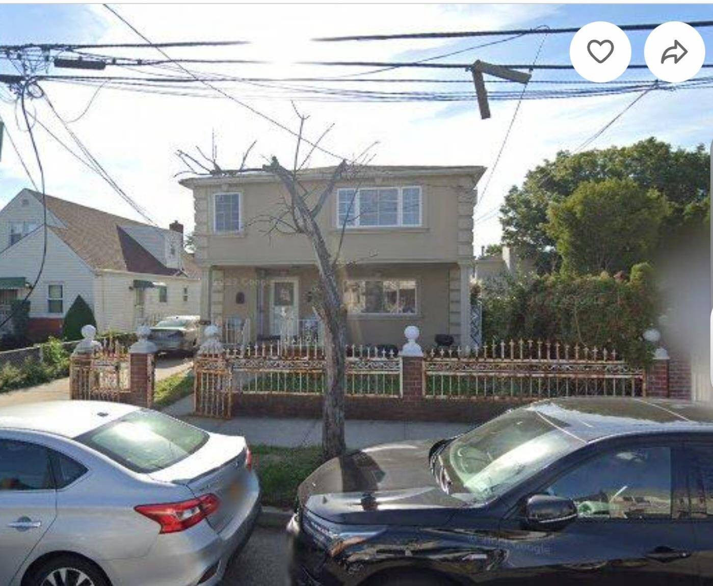 Spacious 2 family House in Prime Location of Jamaica.