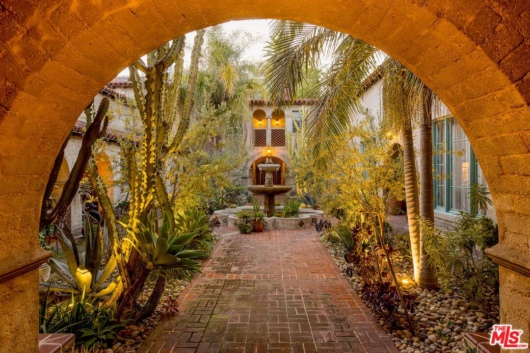 1838   Grace Ave 1BR Hollywood Hills East La