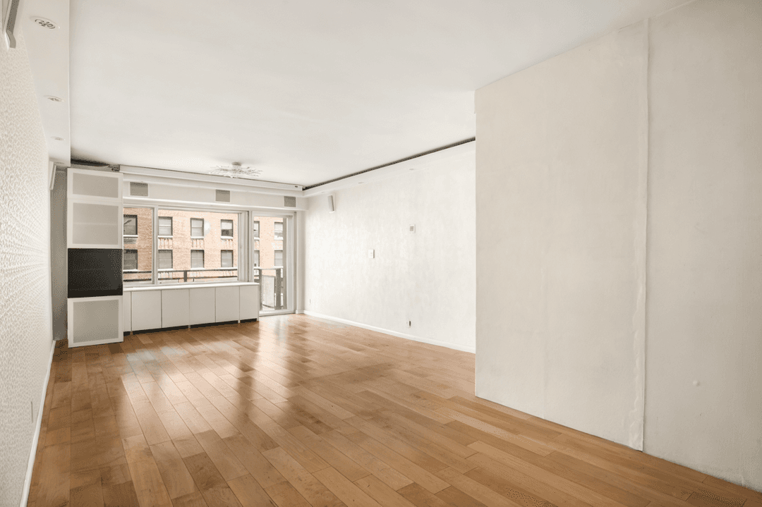 This terrific neighborhood can be yours to enjoy.