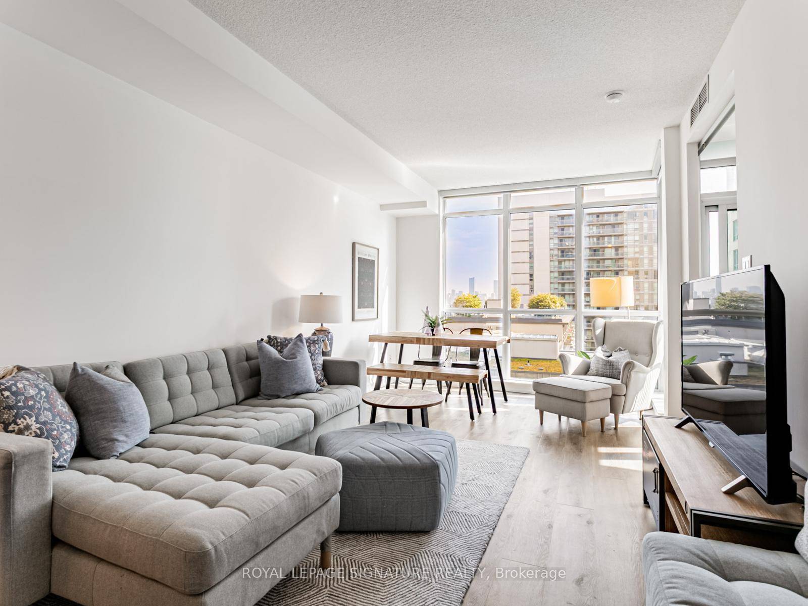 Welcome to 1171 Queen St W !