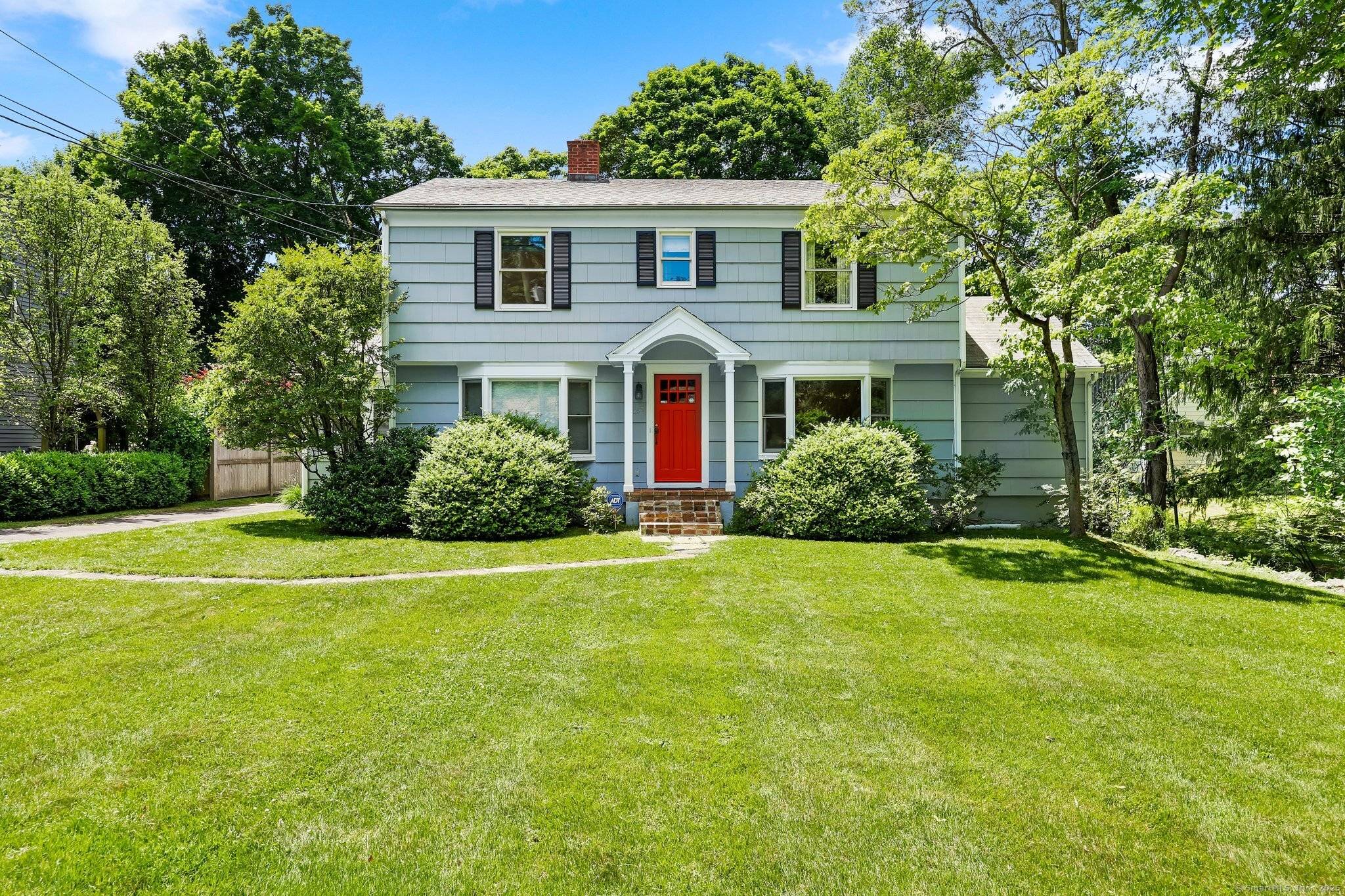 Beautifully kept and updated Antique Colonial with the Charm of Yesteryear adapted to today's lifestyle.