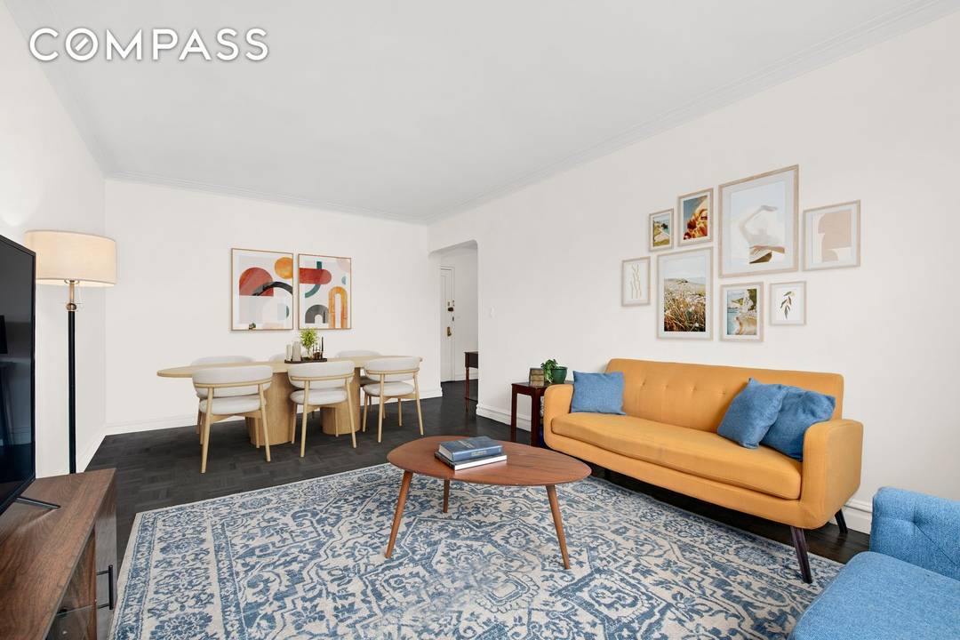 Art Deco glamour meets clean, modern lines in this recently renovated top floor home in beautiful Hudson Heights.