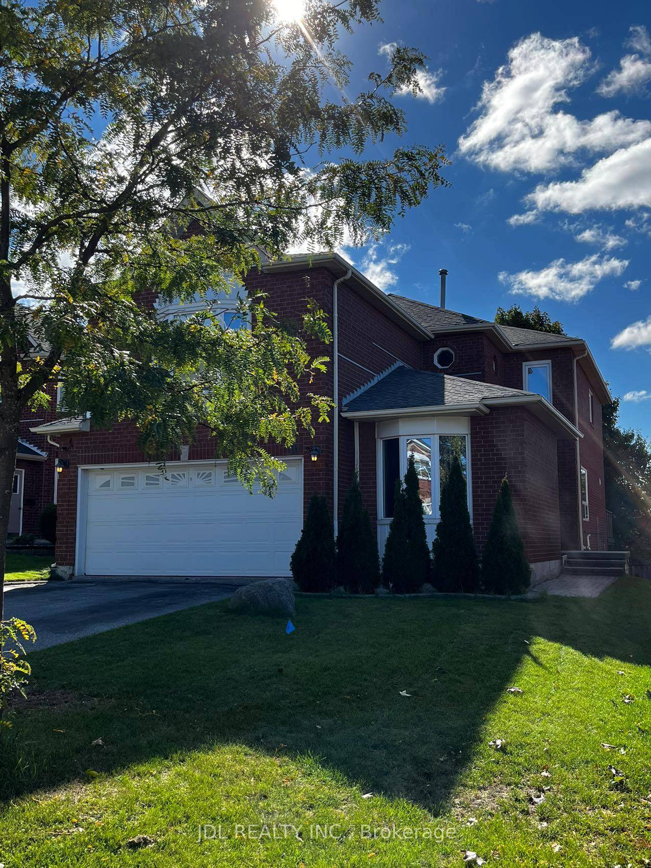 Walk Out Basement Lower Level Only.